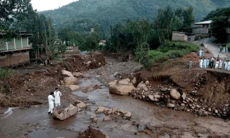 Massive Mudslide in Northern Pakistan Creates Dangerous Lake, Flood Fears Mount